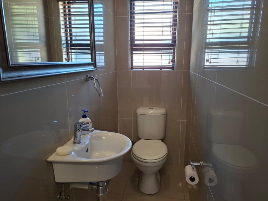 To Let 3 Bedroom Property for Rent in Jakarandas Western Cape